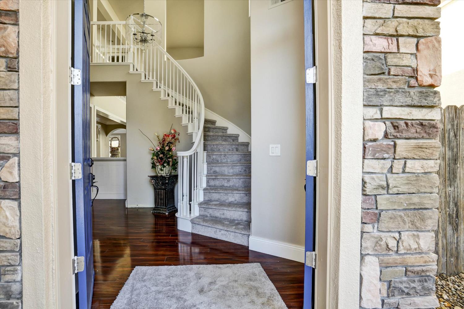 3837 Banyan Tree Dr, Modesto, CA 95355