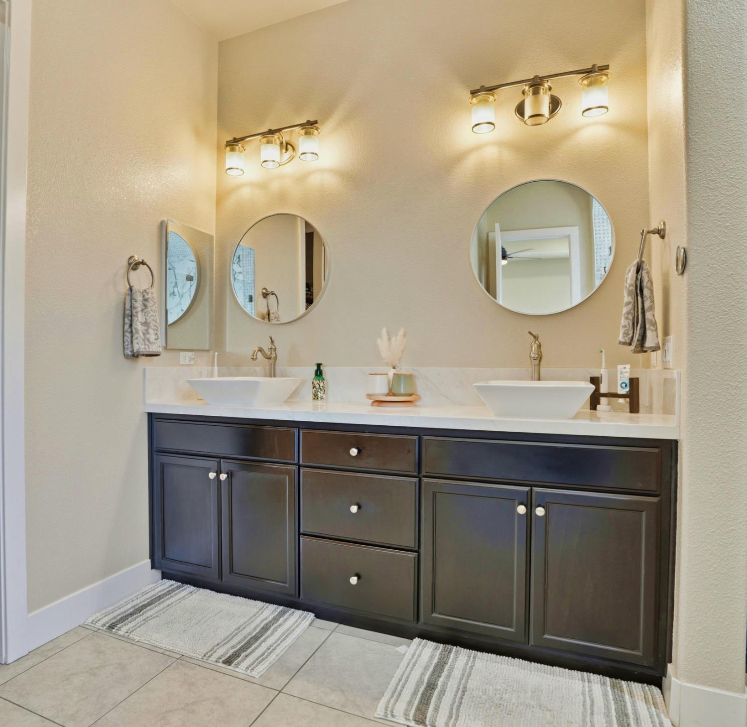 2657 Gantry Dr, Manteca, CA 95337
