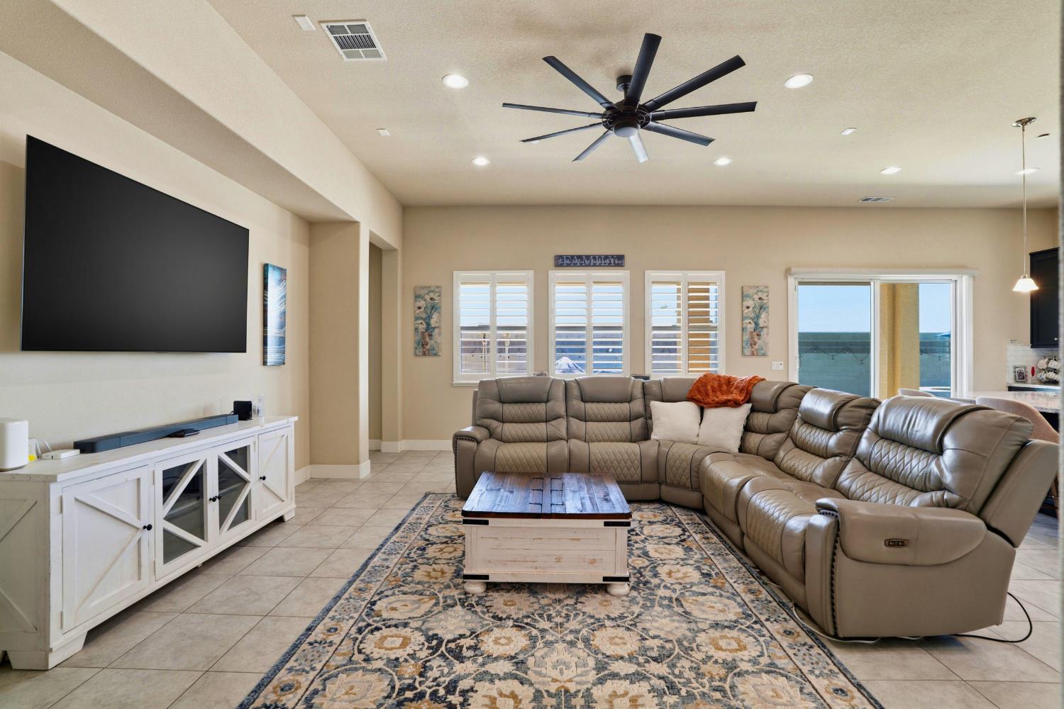 2657 Gantry Dr, Manteca, CA 95337