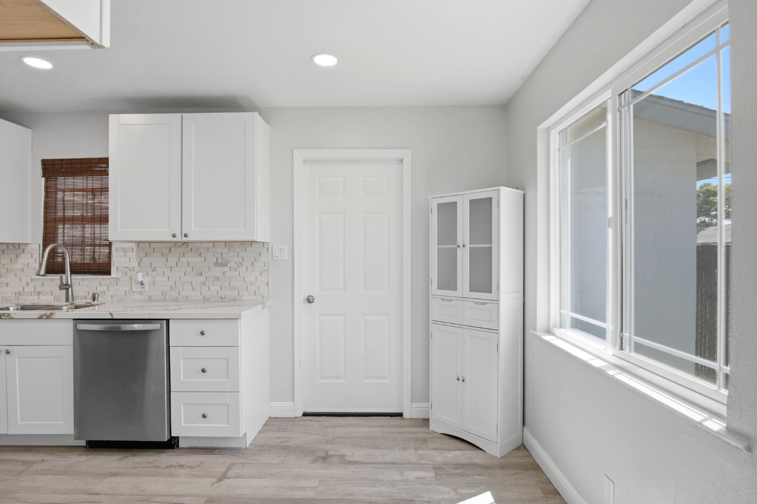 341 2nd, Livingston, CA 95334