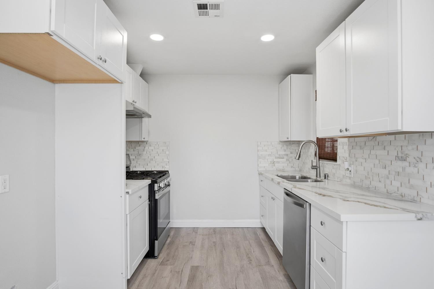 341 2nd, Livingston, CA 95334