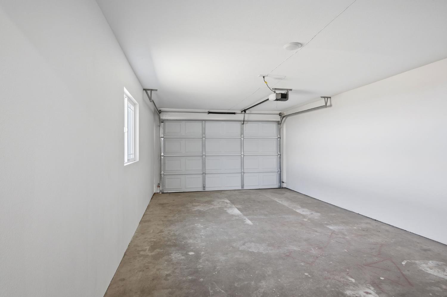 341 2nd, Livingston, CA 95334