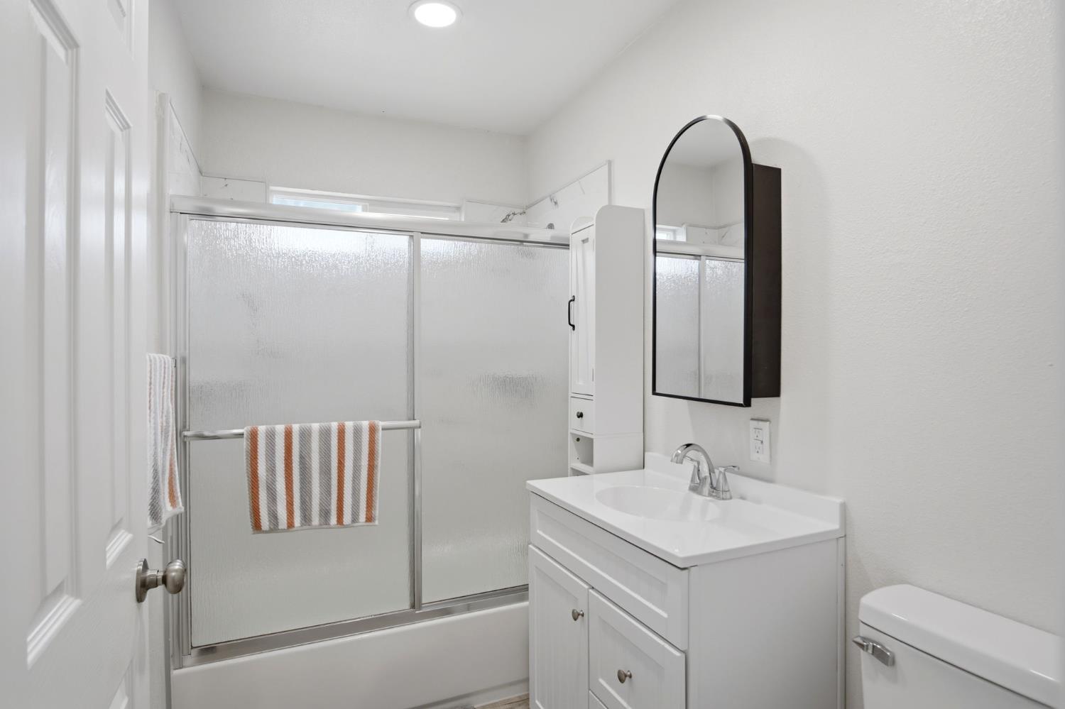 341 2nd, Livingston, CA 95334