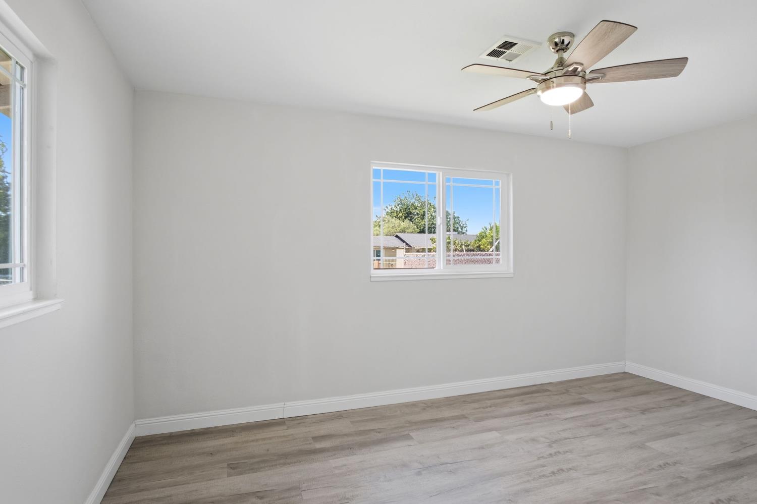 341 2nd, Livingston, CA 95334