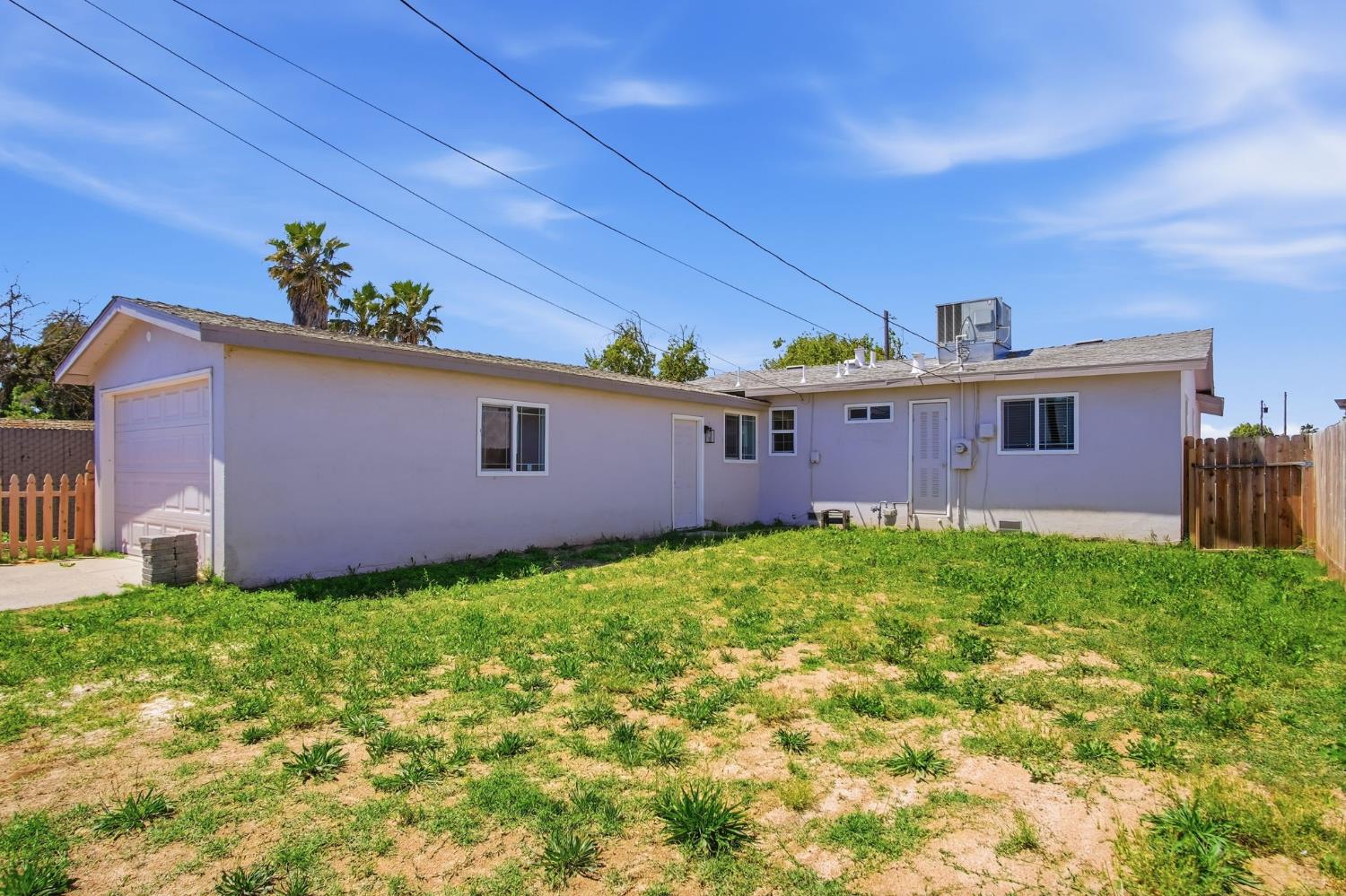 341 2nd, Livingston, CA 95334