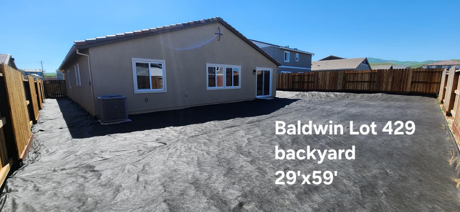 2413 Stagecoach Rd, Patterson, CA 95363