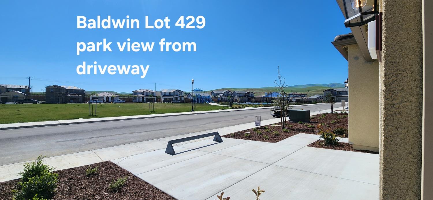 2413 Stagecoach Rd, Patterson, CA 95363