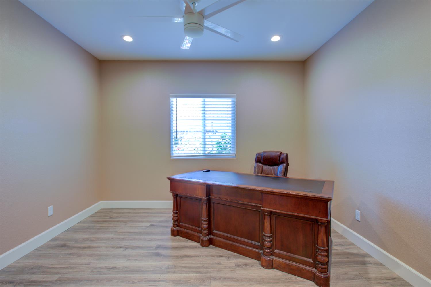 846 Grace Dr, Los Banos, CA 93635