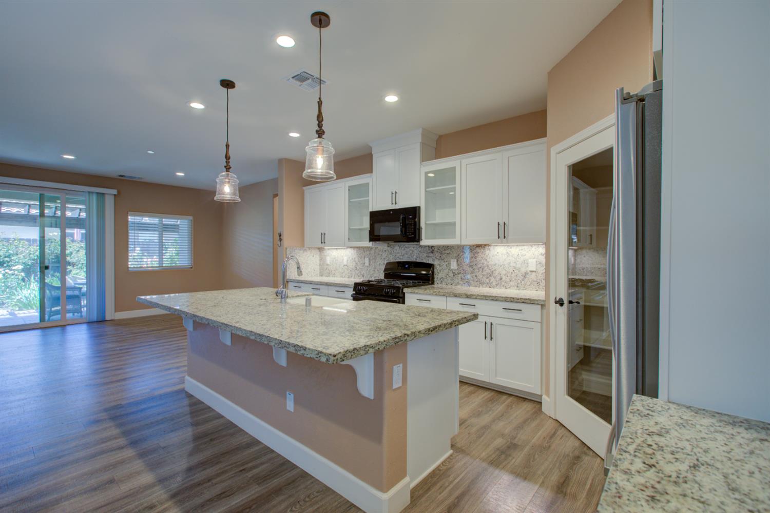 846 Grace Dr, Los Banos, CA 93635