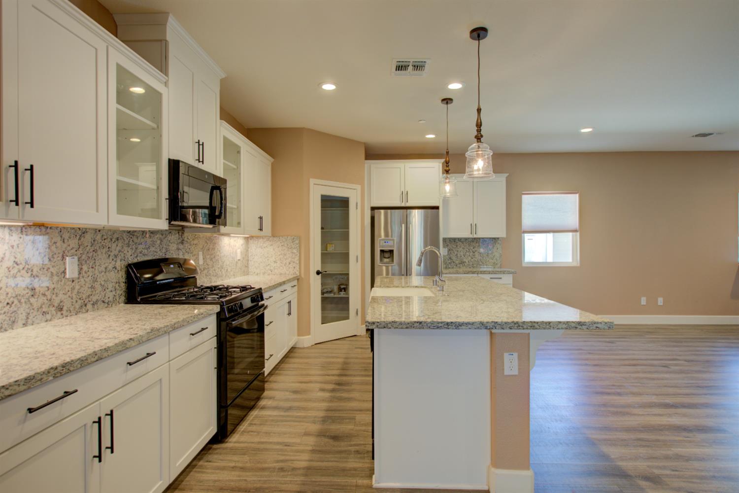 846 Grace Dr, Los Banos, CA 93635