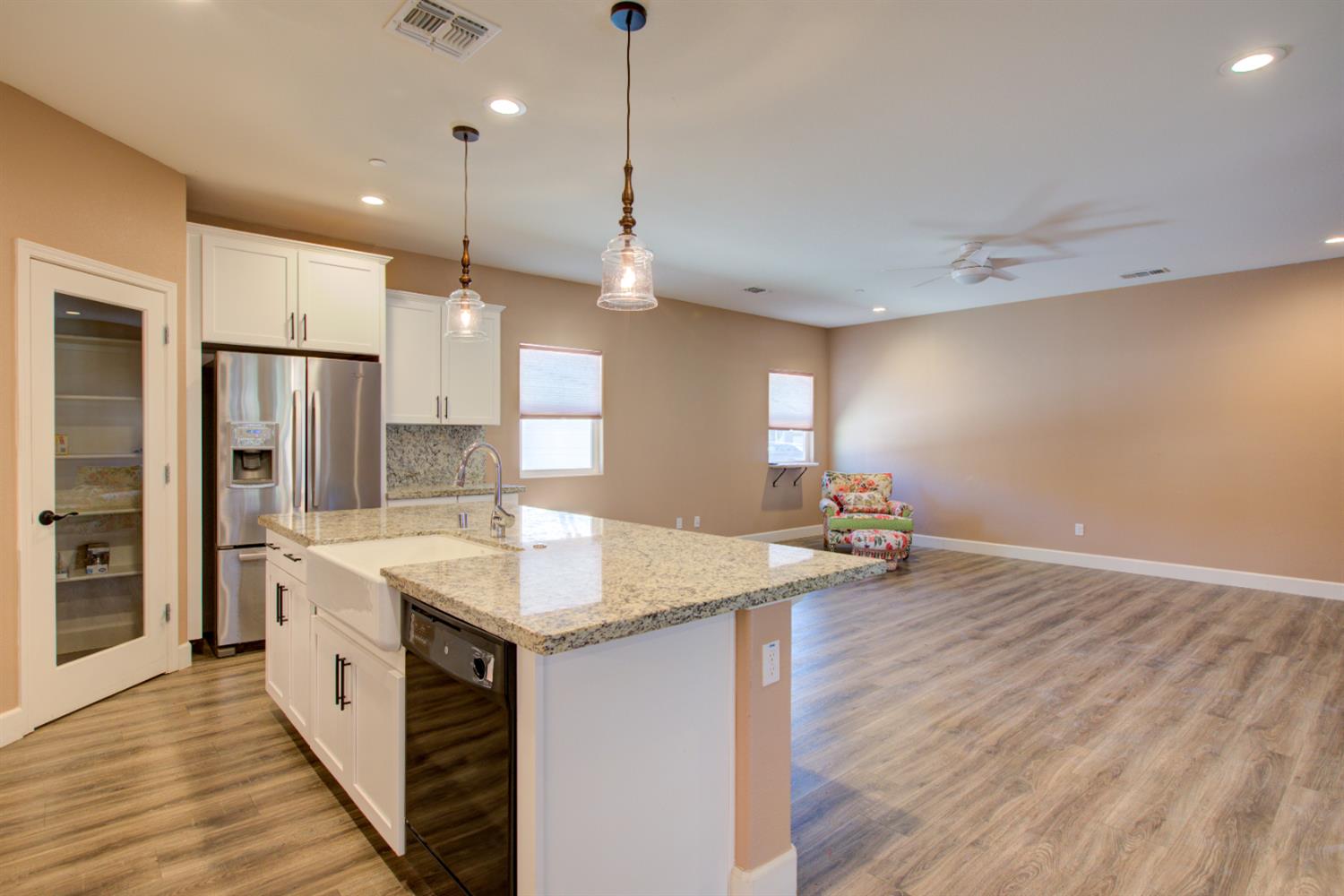 846 Grace Dr, Los Banos, CA 93635