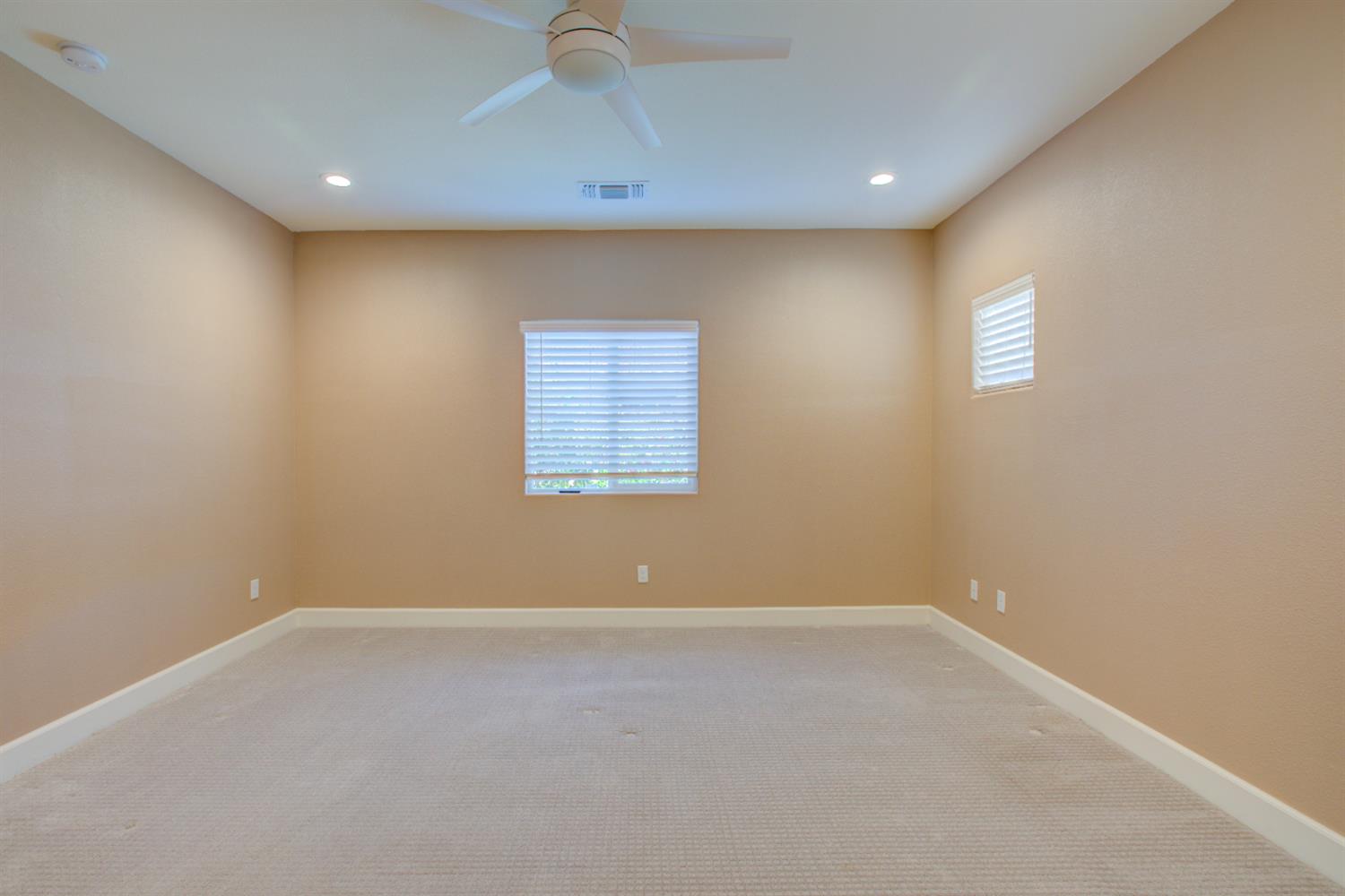 846 Grace Dr, Los Banos, CA 93635