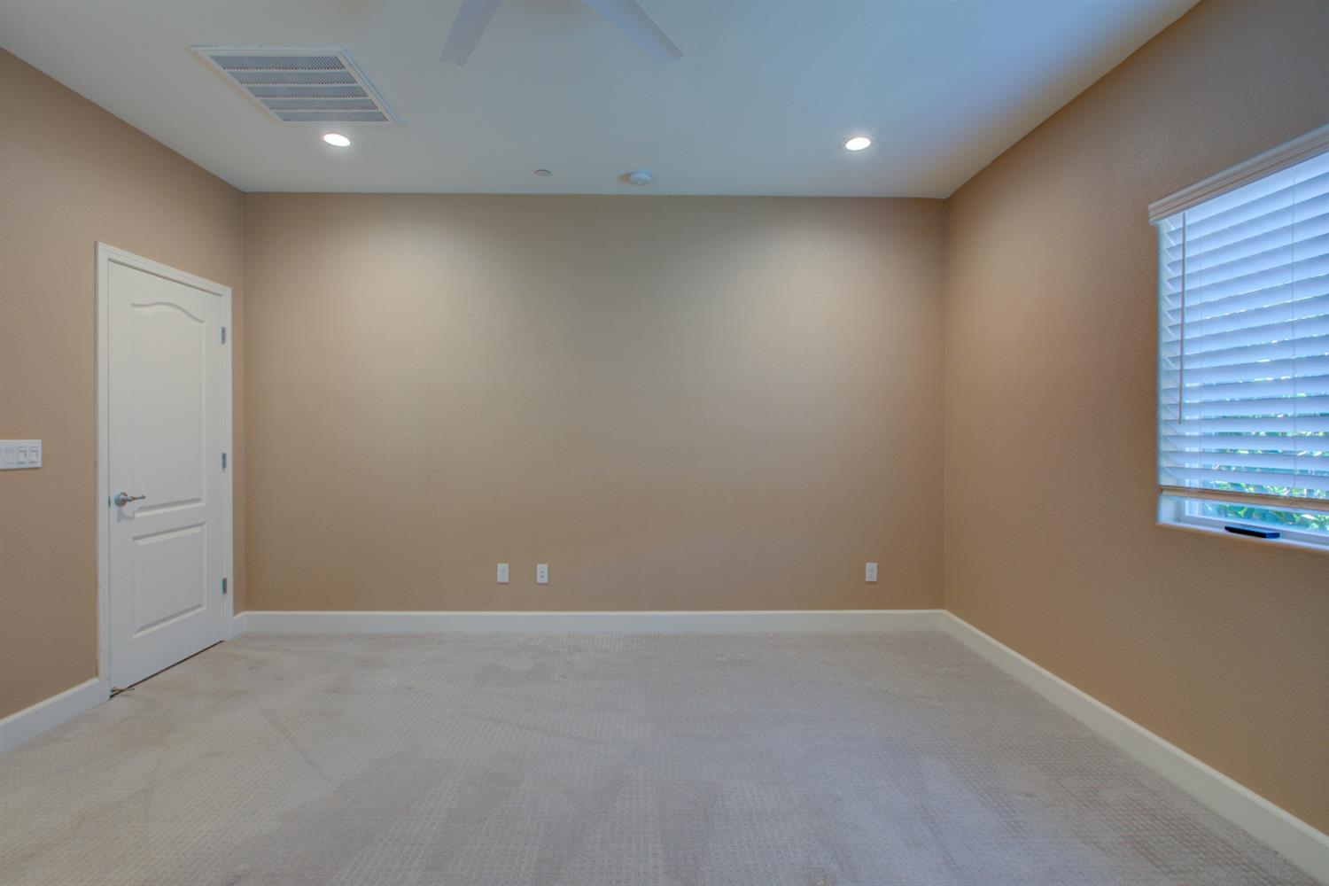 846 Grace Dr, Los Banos, CA 93635