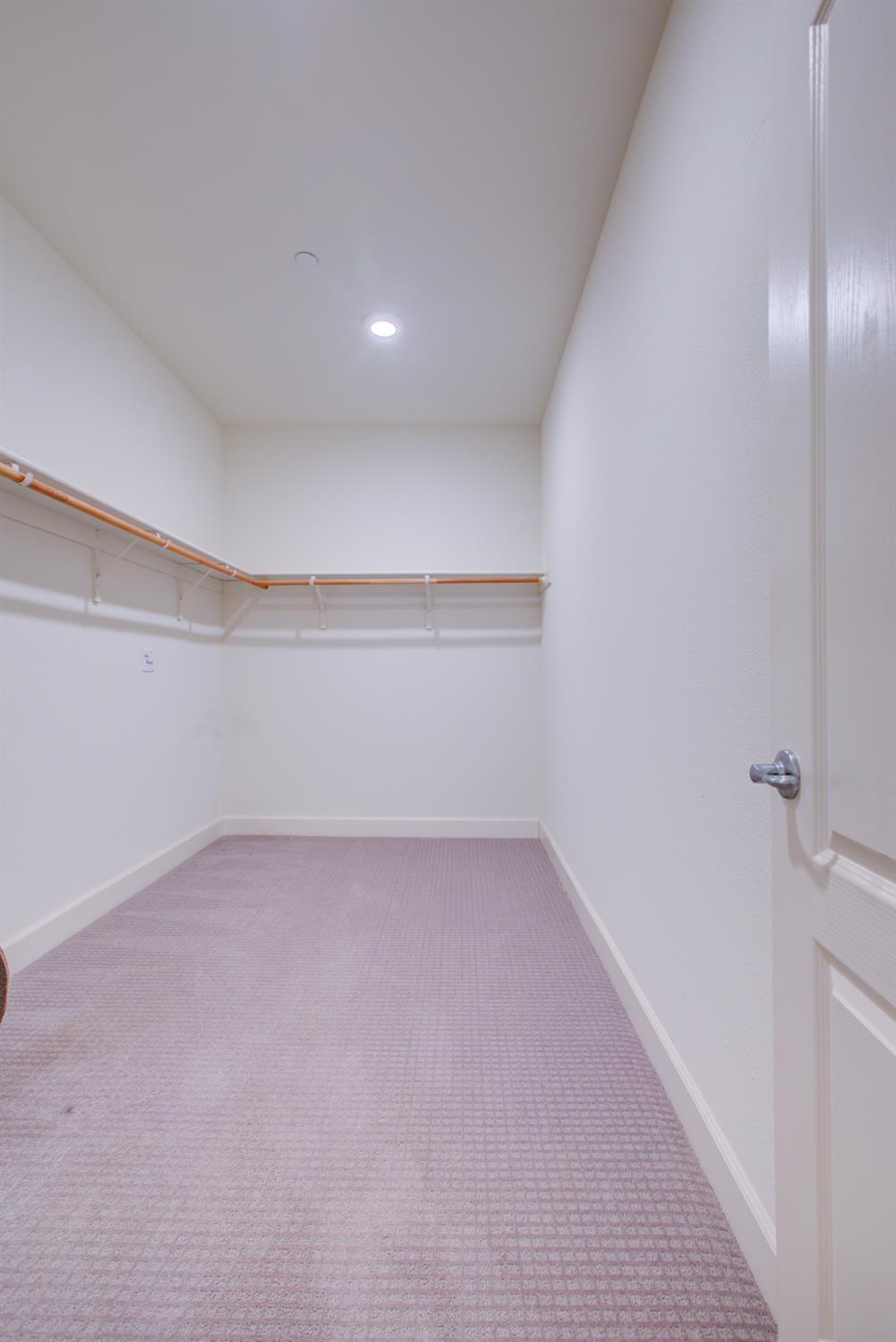 846 Grace Dr, Los Banos, CA 93635