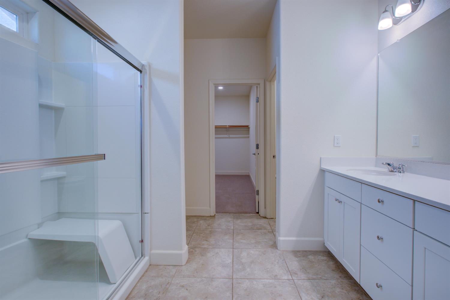 846 Grace Dr, Los Banos, CA 93635