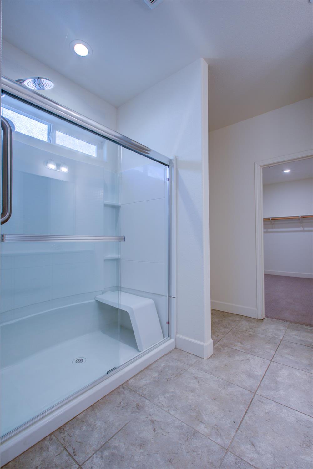 846 Grace Dr, Los Banos, CA 93635