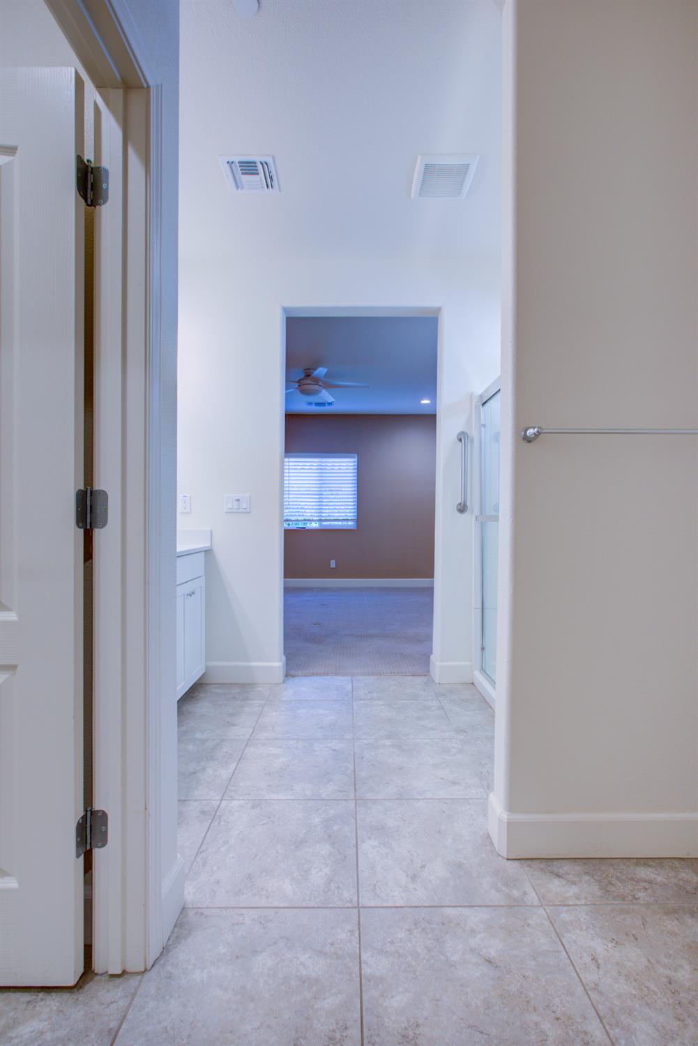 846 Grace Dr, Los Banos, CA 93635