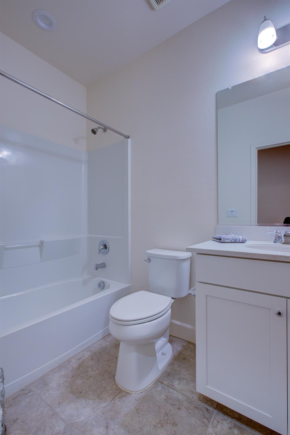 846 Grace Dr, Los Banos, CA 93635