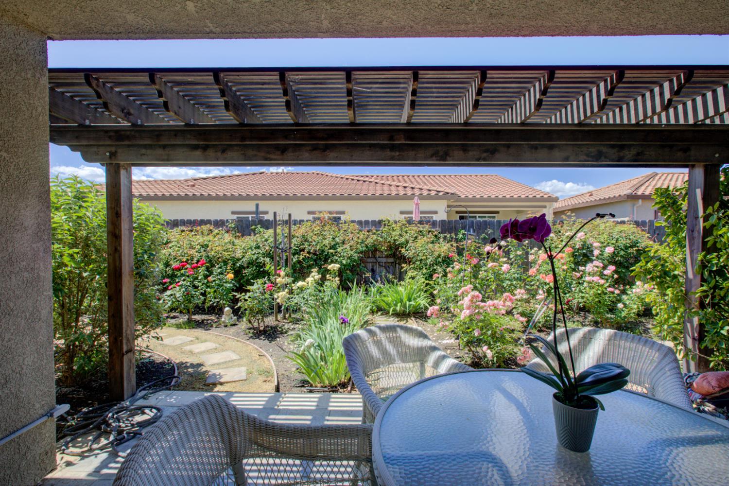 846 Grace Dr, Los Banos, CA 93635