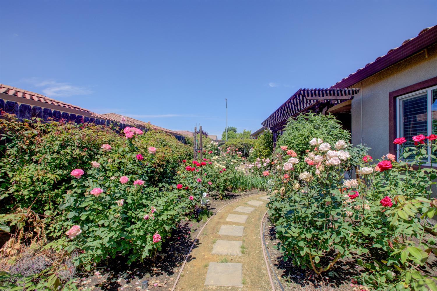 846 Grace Dr, Los Banos, CA 93635