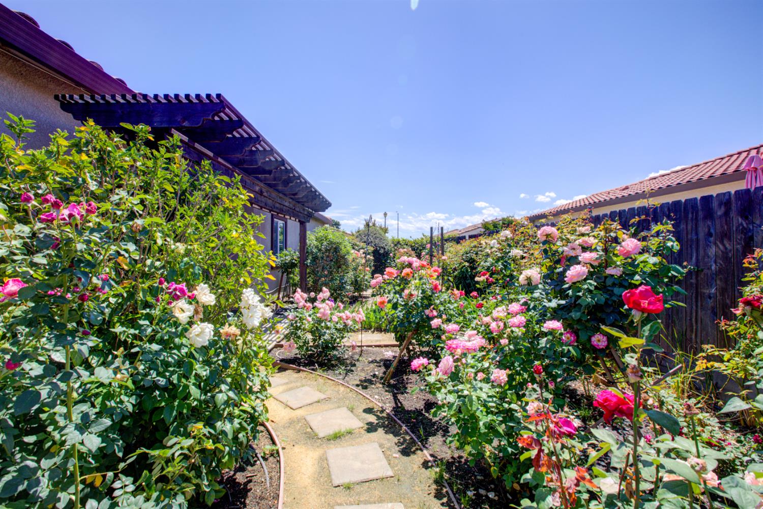 846 Grace Dr, Los Banos, CA 93635