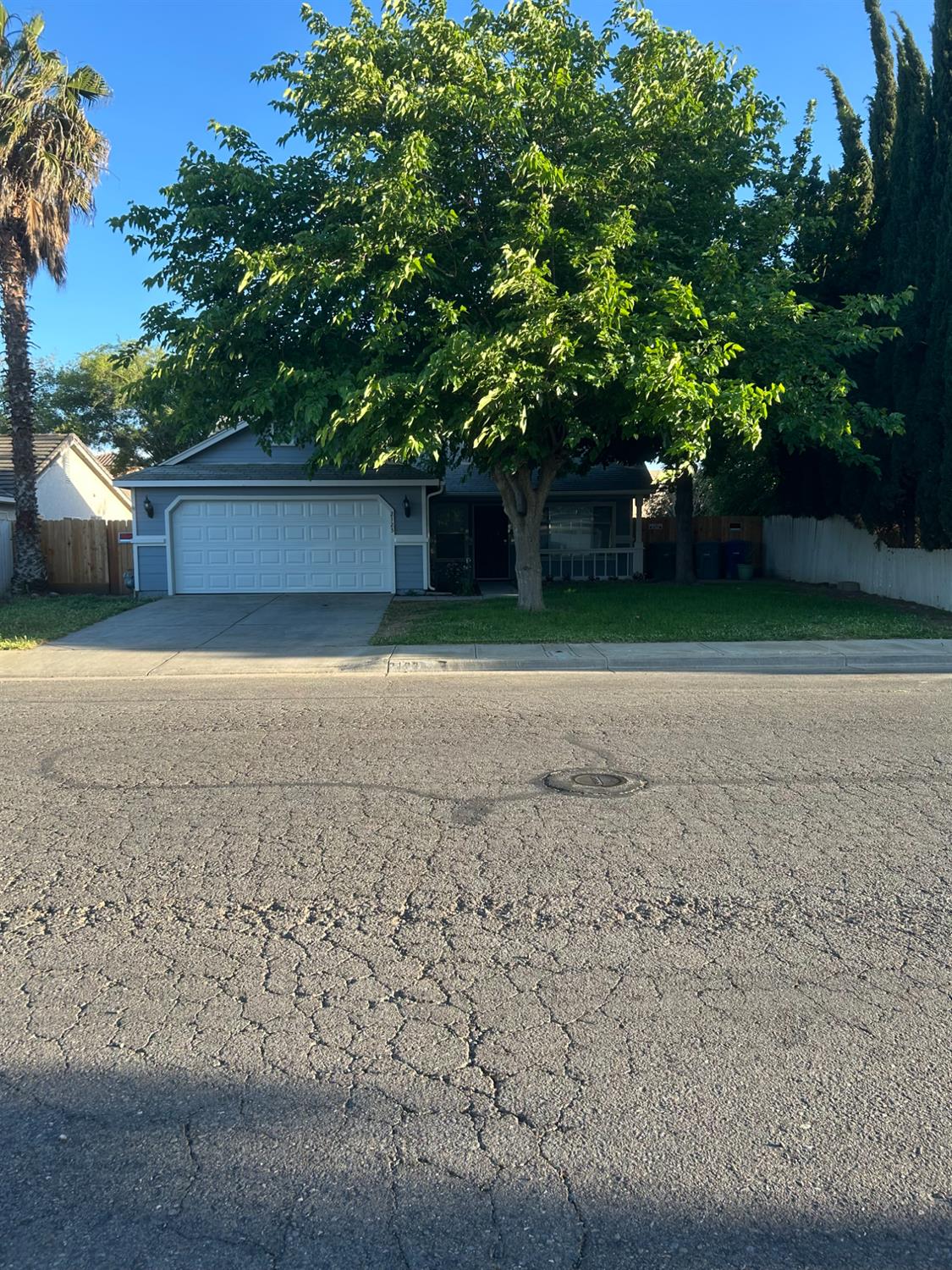 2123 Canal Farm Ln, Los Banos, CA 93635