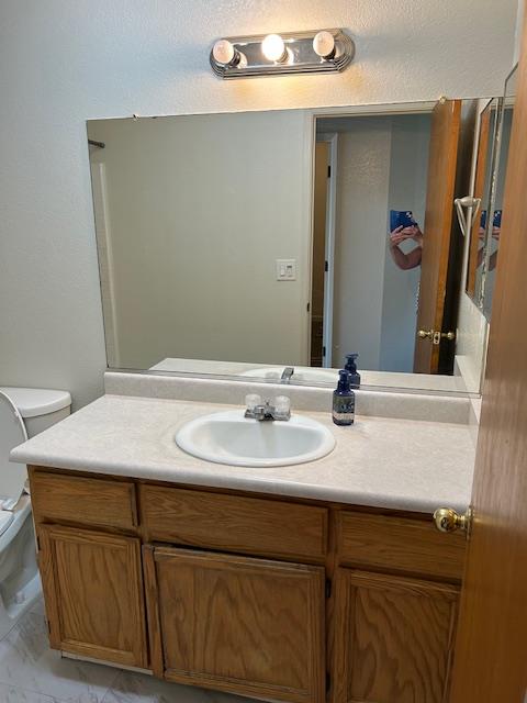 2123 Canal Farm Ln, Los Banos, CA 93635