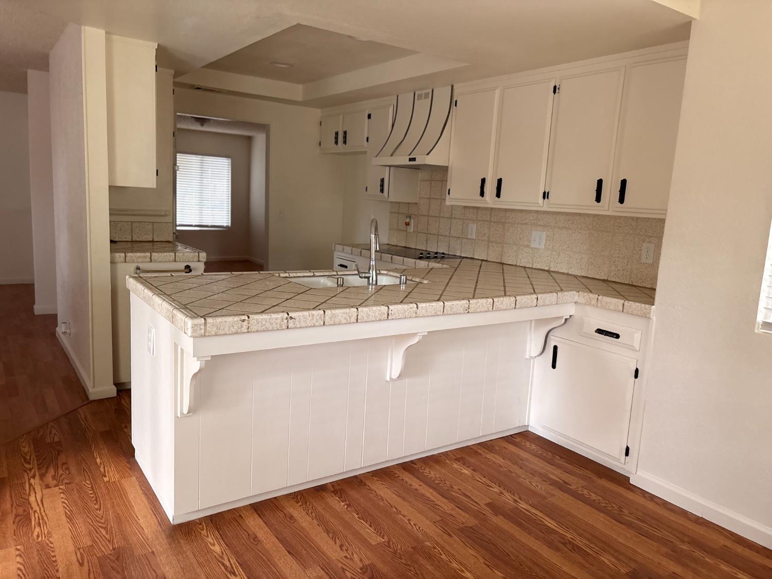 953 Souza, Manteca, CA 95336