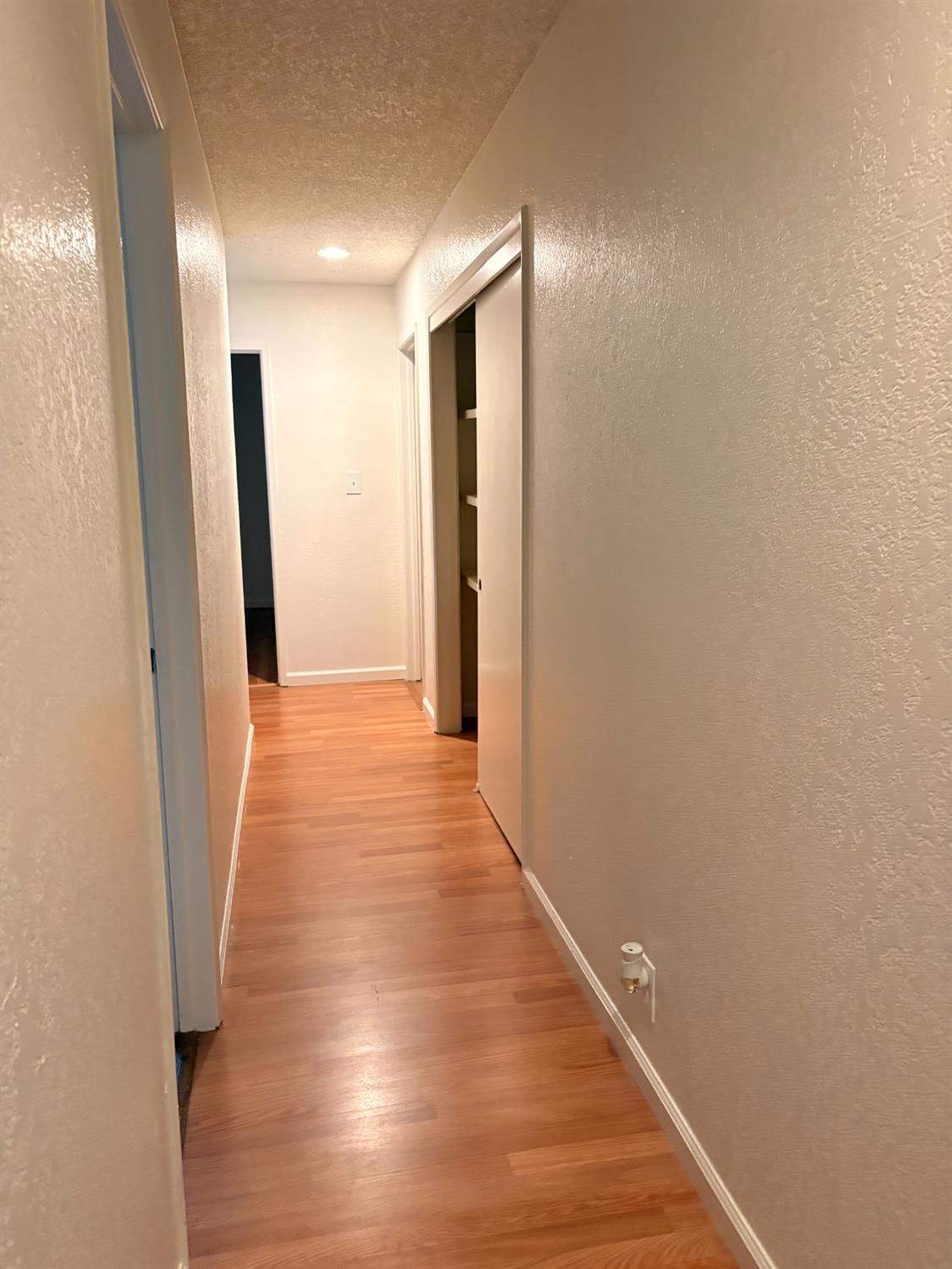 953 Souza, Manteca, CA 95336