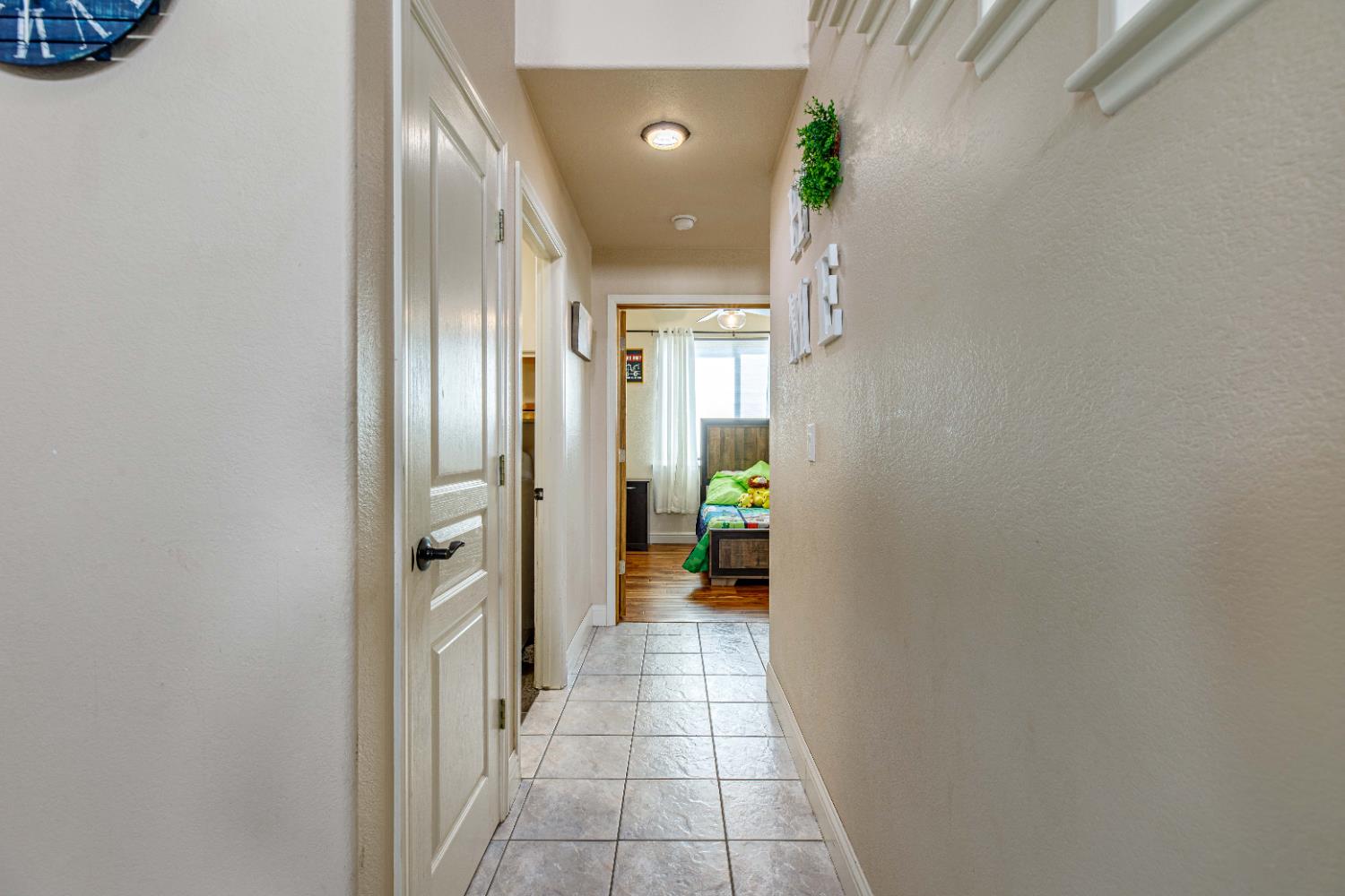 934 Fallbrook Ct, Escalon, CA 95320