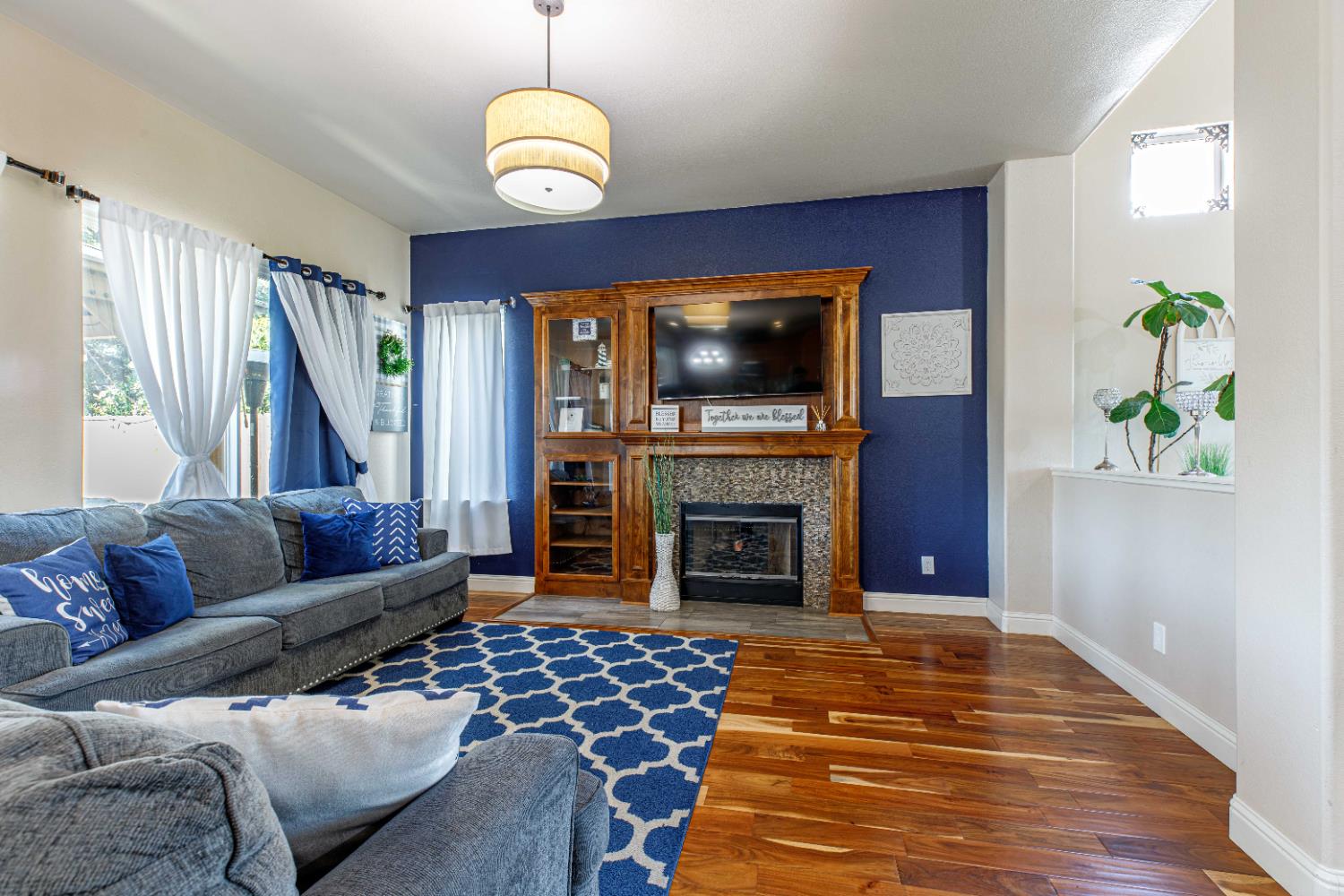 934 Fallbrook Ct, Escalon, CA 95320