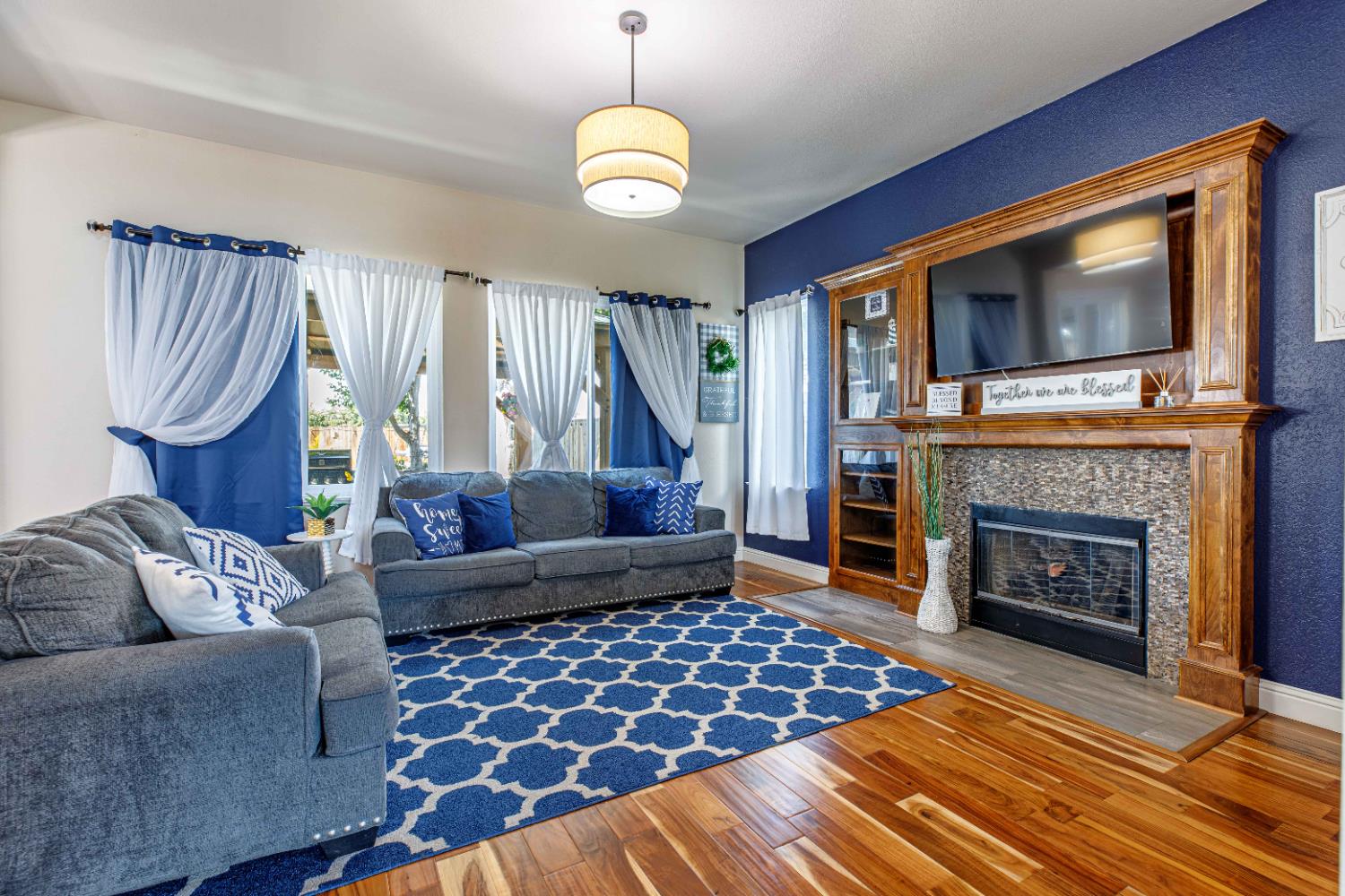 934 Fallbrook Ct, Escalon, CA 95320