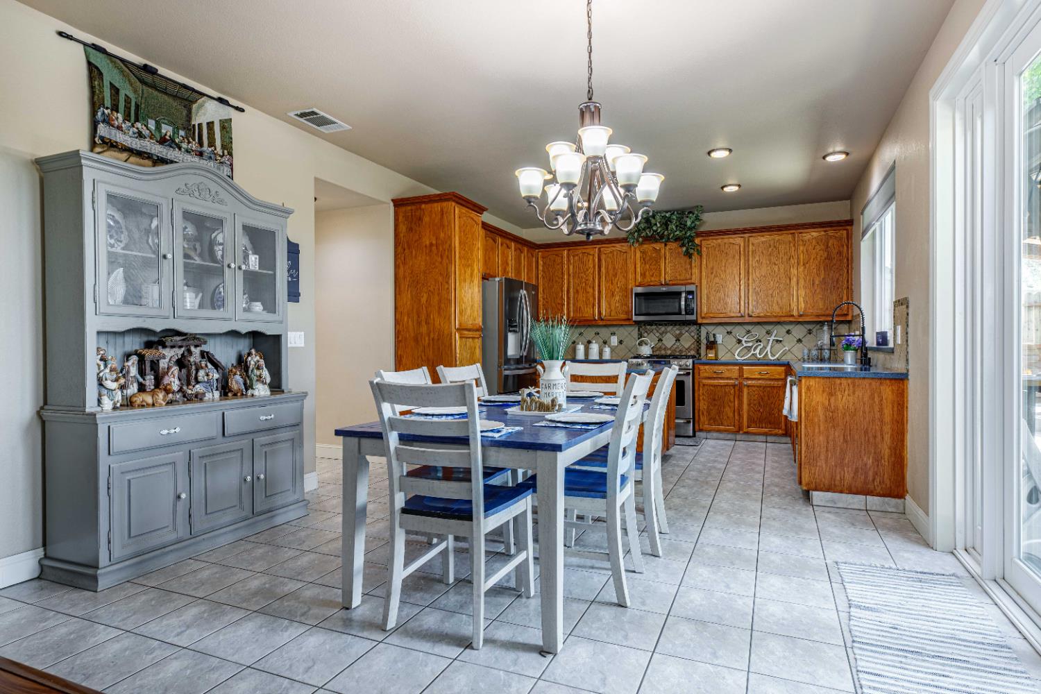 934 Fallbrook Ct, Escalon, CA 95320