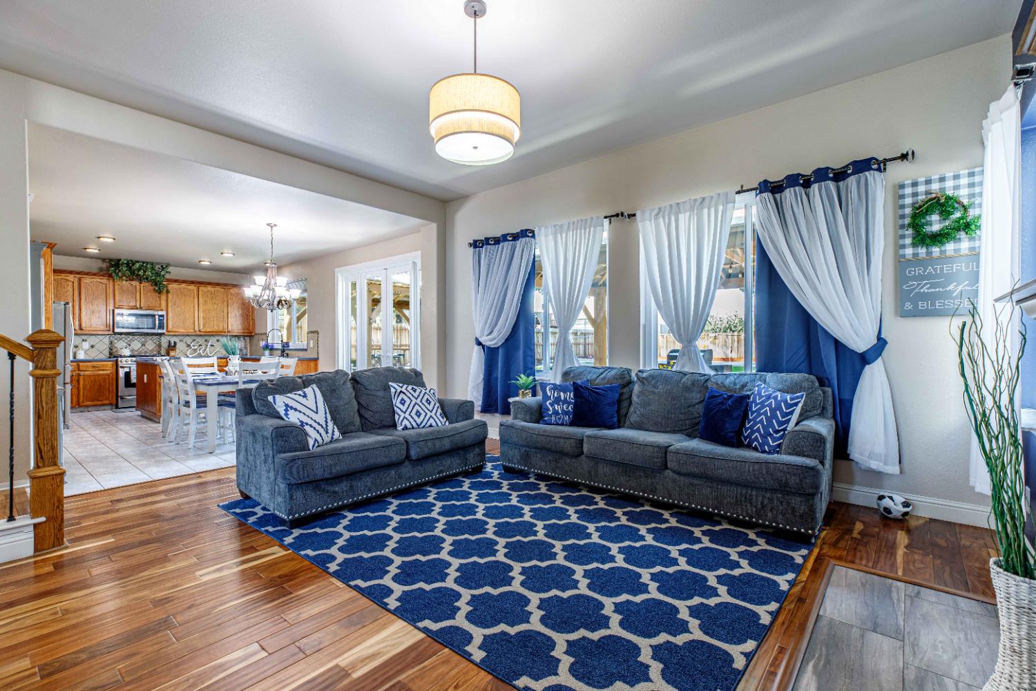 934 Fallbrook Ct, Escalon, CA 95320