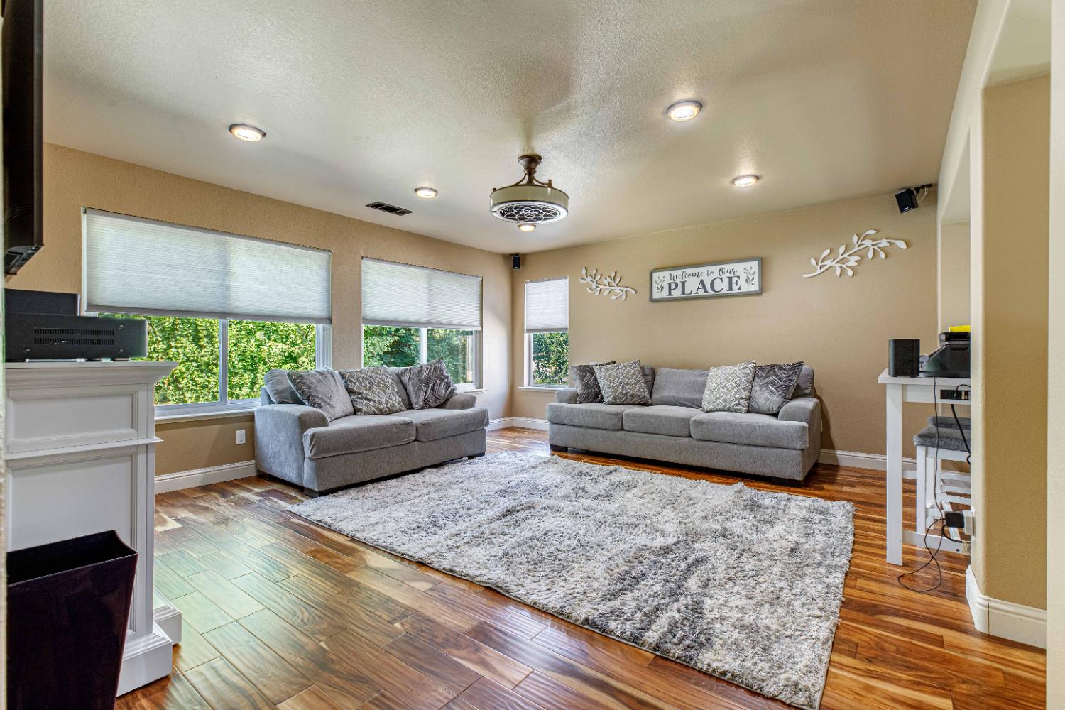 934 Fallbrook Ct, Escalon, CA 95320