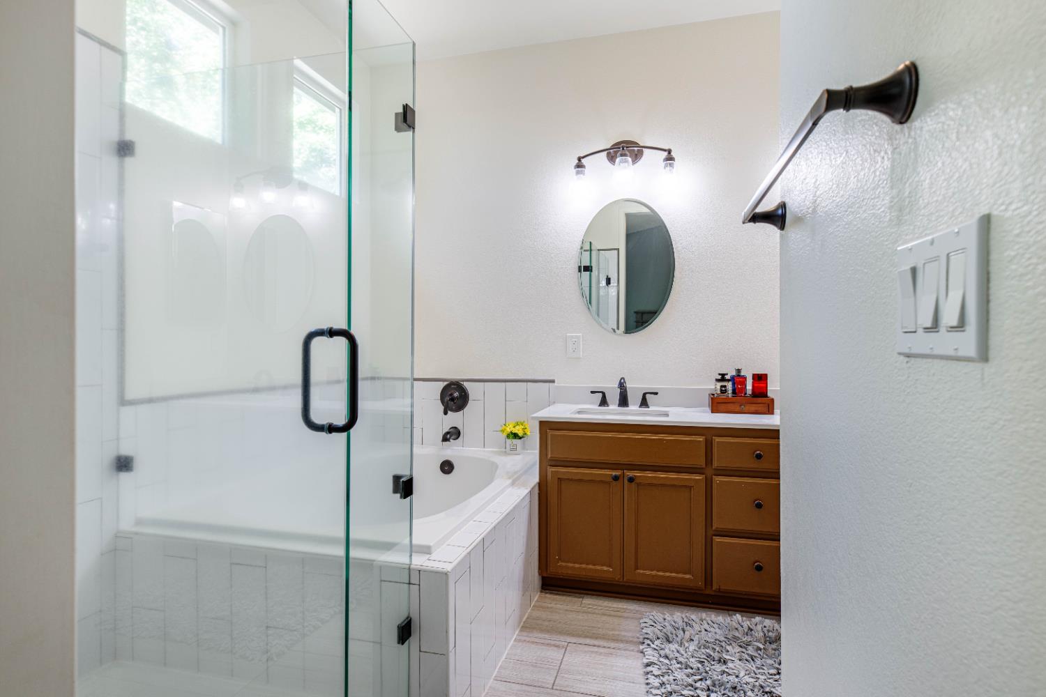 934 Fallbrook Ct, Escalon, CA 95320