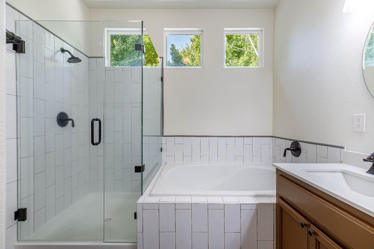 934 Fallbrook Ct, Escalon, CA 95320