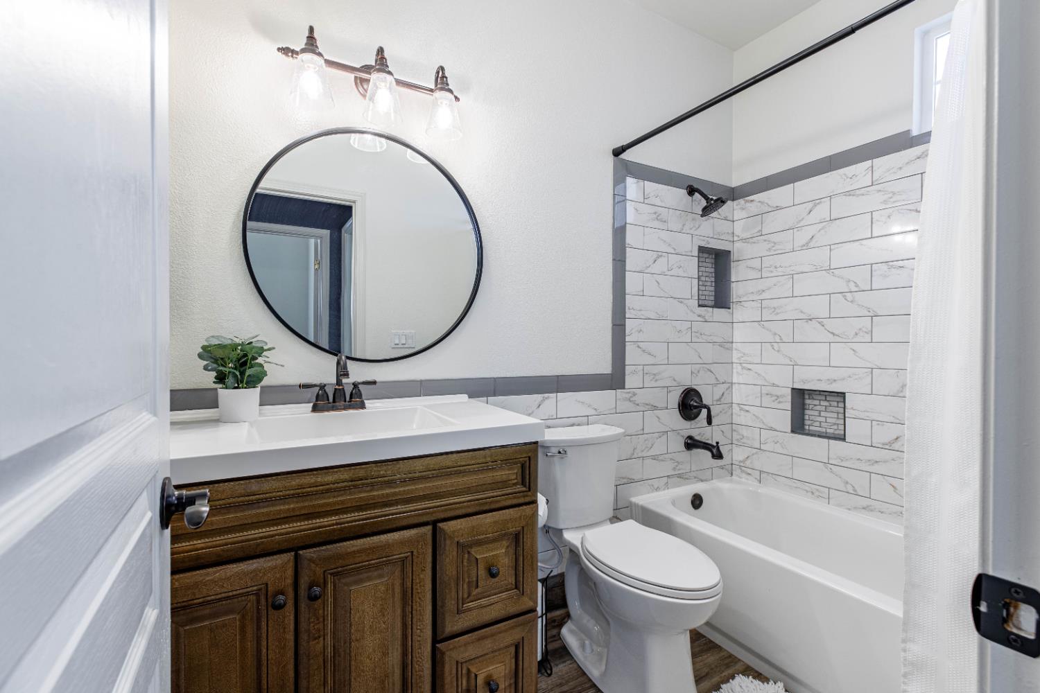 934 Fallbrook Ct, Escalon, CA 95320