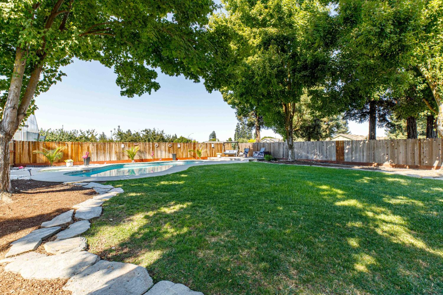 934 Fallbrook Ct, Escalon, CA 95320