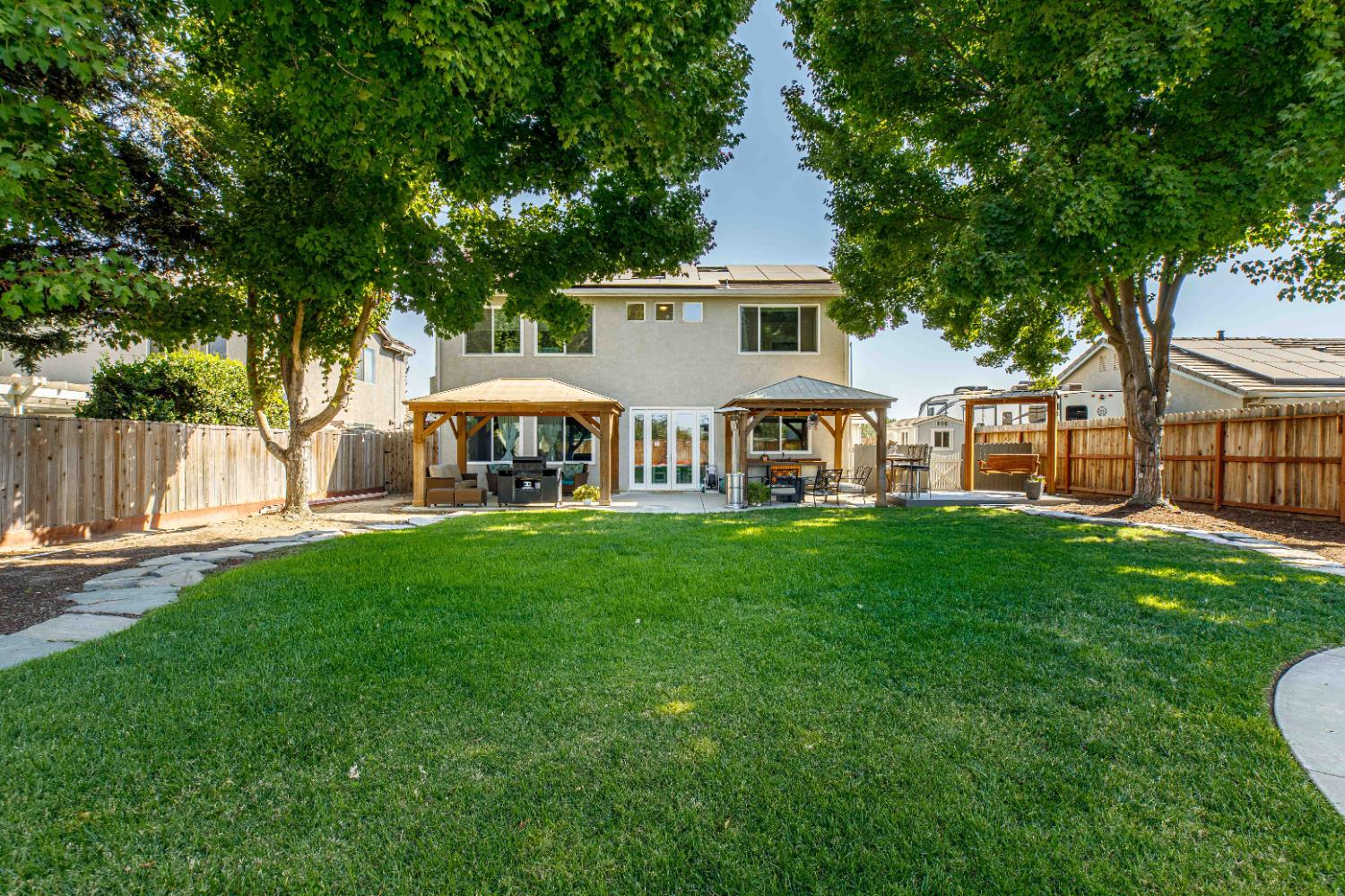 934 Fallbrook Ct, Escalon, CA 95320