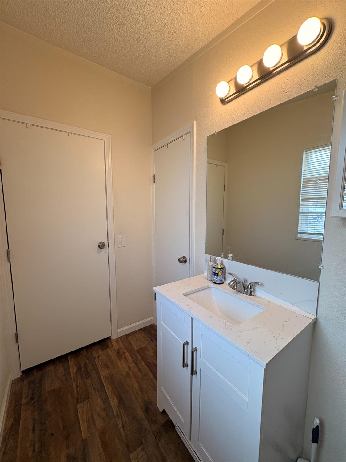 2042 Tully Rd #9, Hughson, CA 95326
