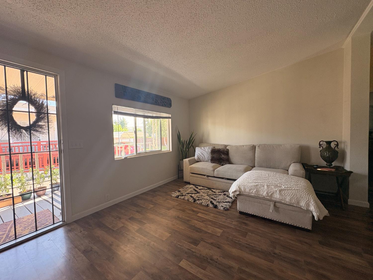 2042 Tully Rd #9, Hughson, CA 95326