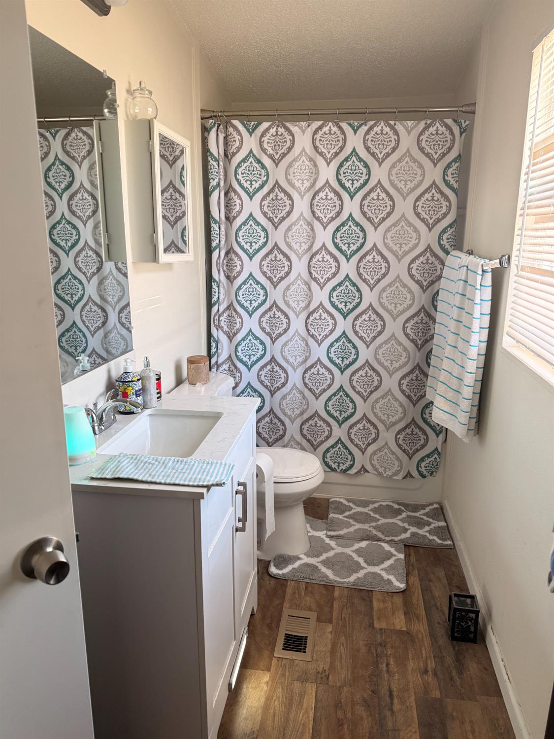 2042 Tully Rd #9, Hughson, CA 95326