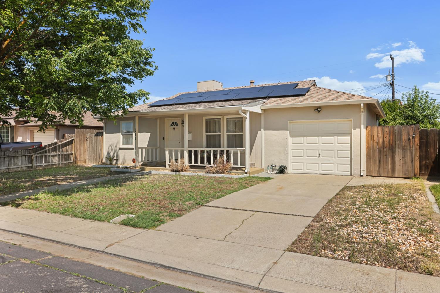 651 Pine St, Manteca, CA 95336