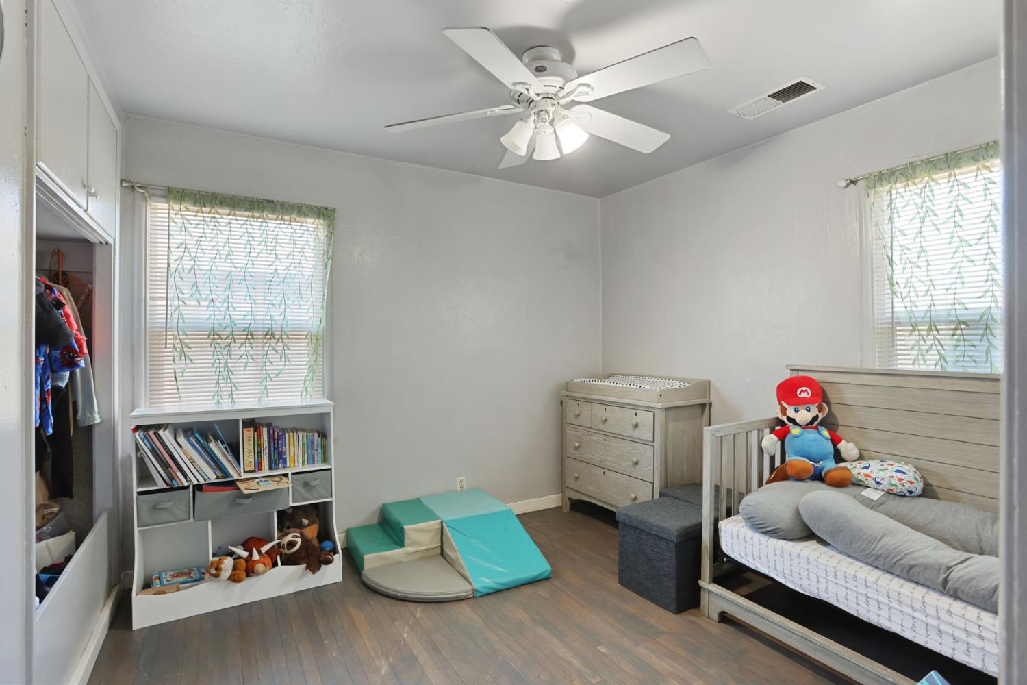 651 Pine St, Manteca, CA 95336