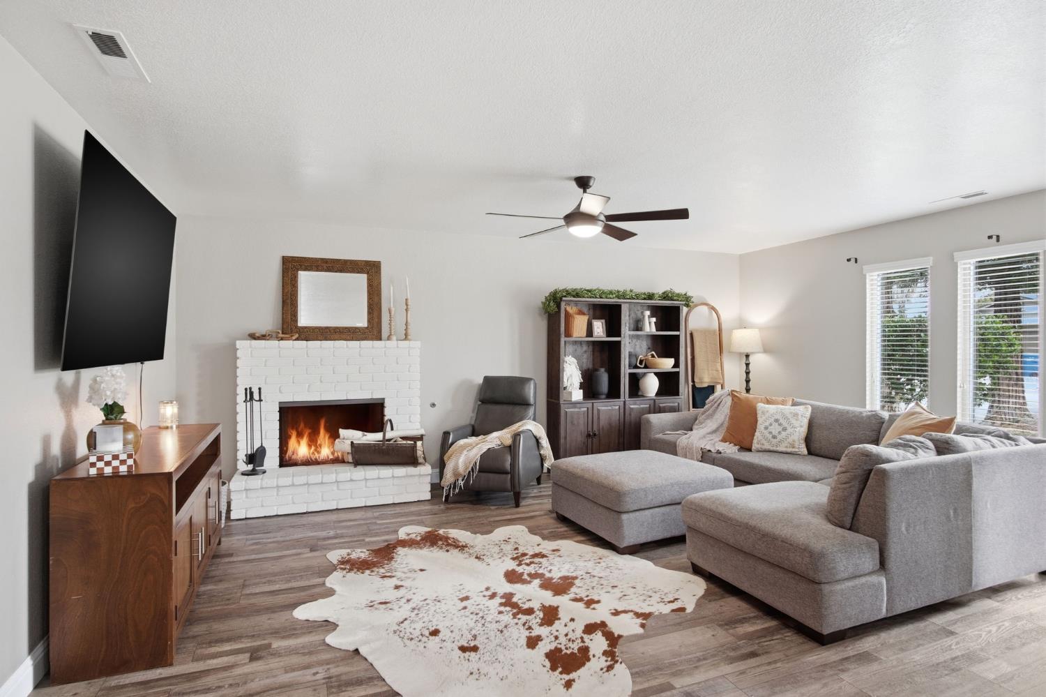 1480 Berry Dr, Turlock, CA 95382