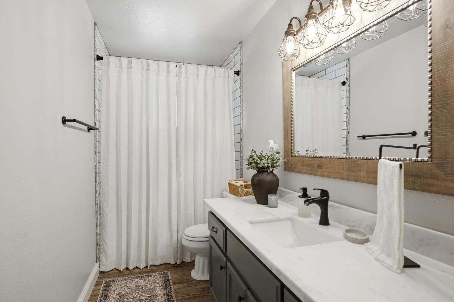 1480 Berry Dr, Turlock, CA 95382