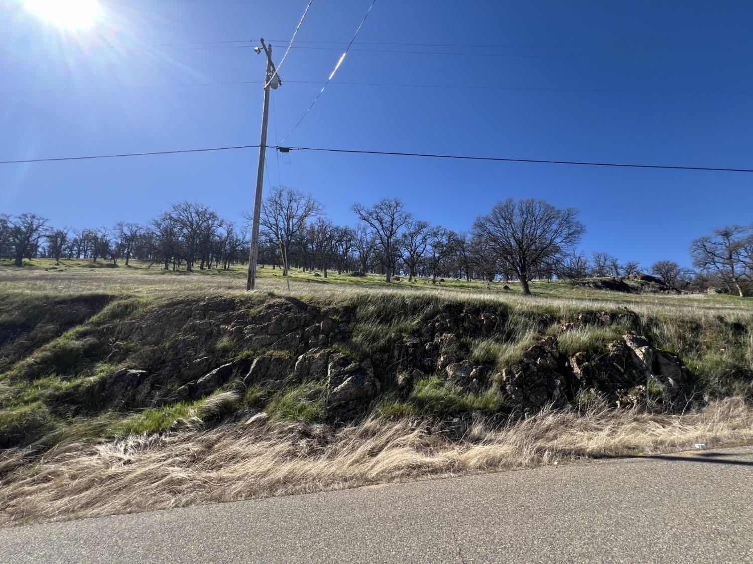 9405 Coronado Dr, La Grange, CA 95329