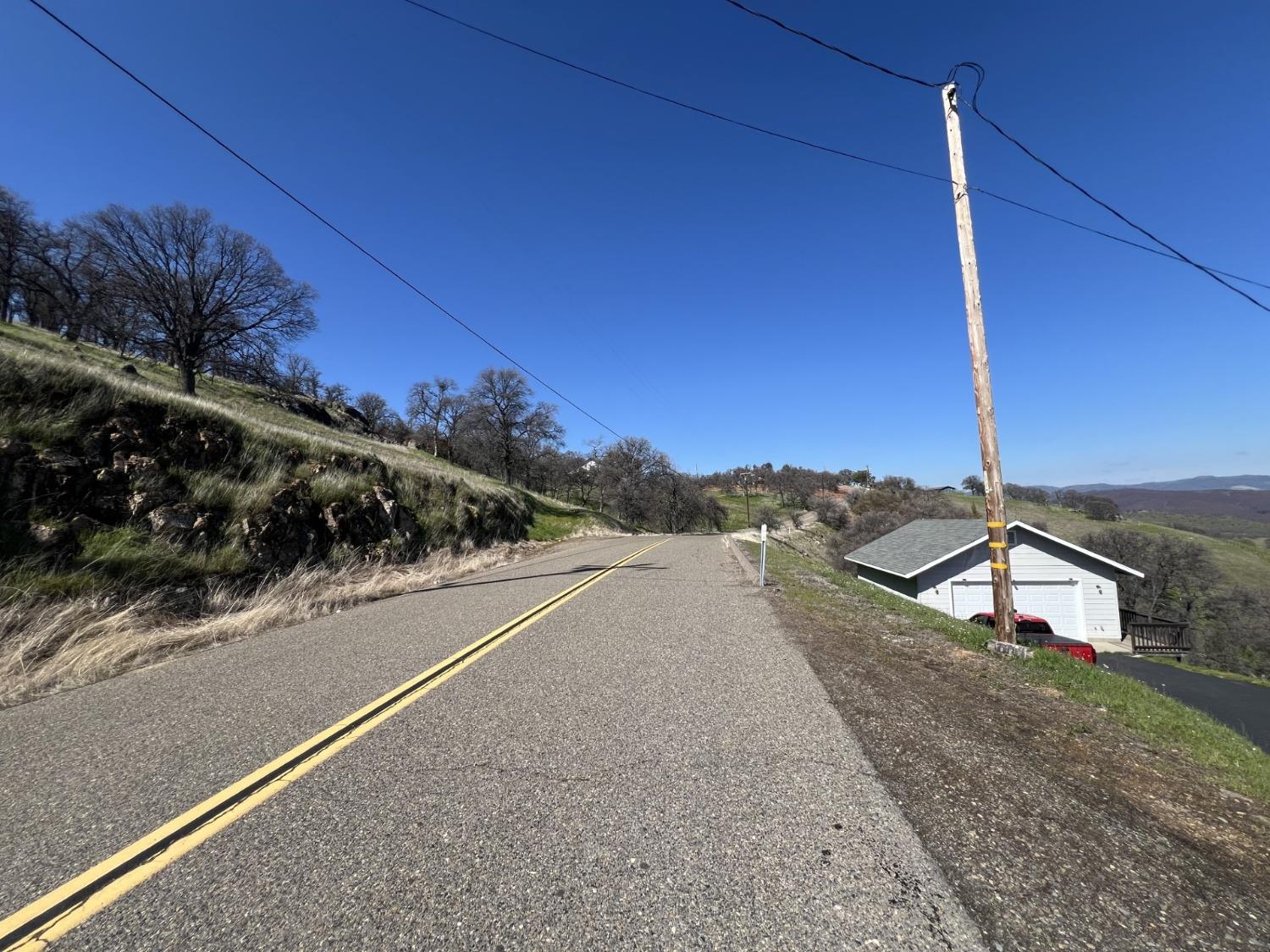 9405 Coronado Dr, La Grange, CA 95329