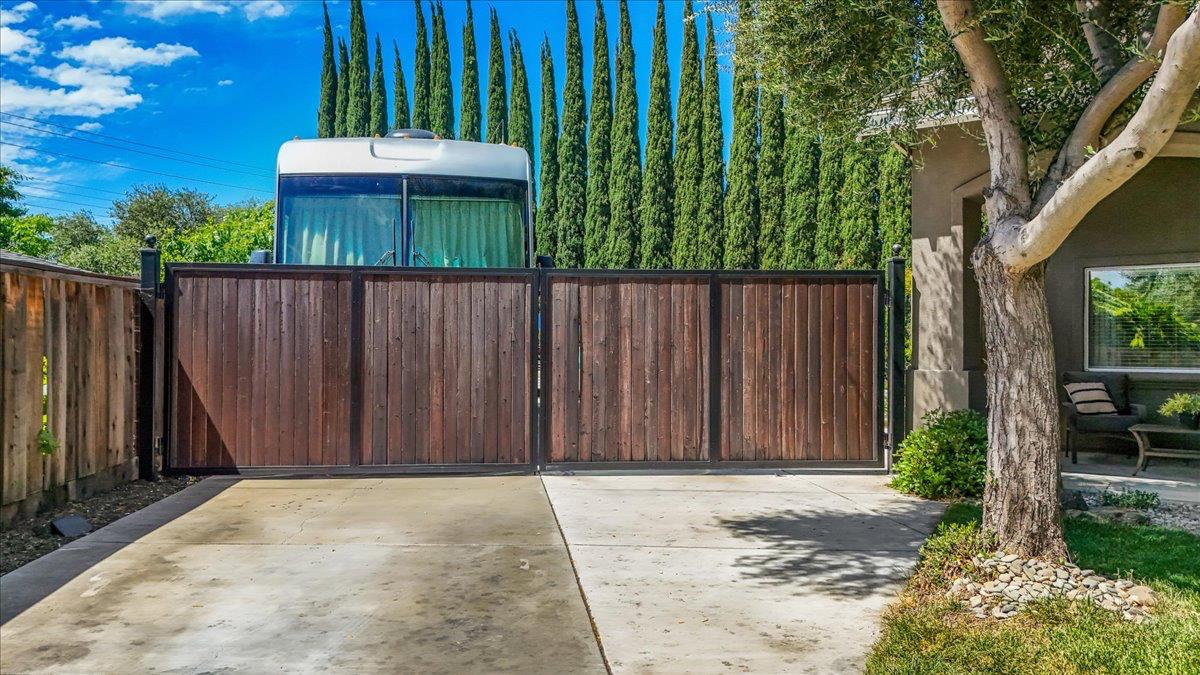 3100 Amos Ct, Modesto, CA 95355
